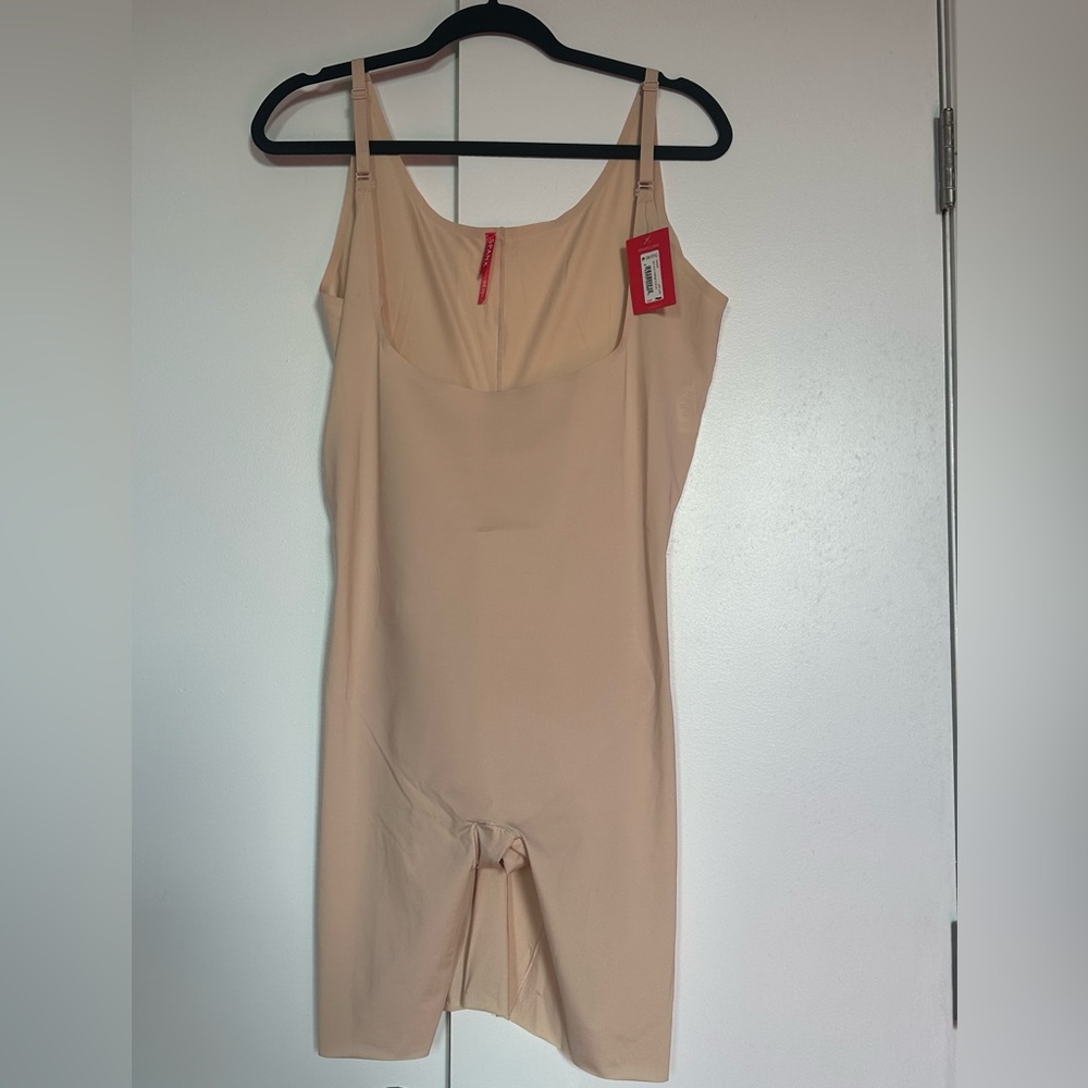 Spanx Thinstincts Open Bust Mid Thigh Bodysuit NWT